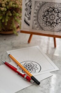 Photo "Adult Explorers: The Benefits of Coloring for Adults with Chronic Pain"