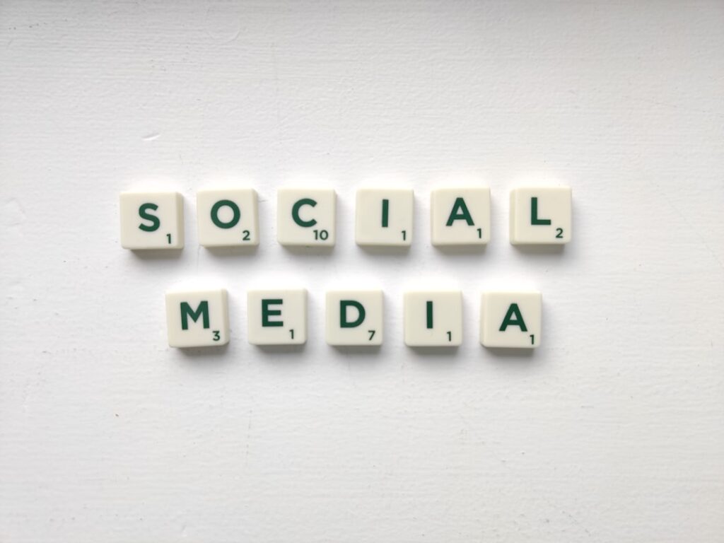 Teens Hub: Social Media for Artists – Building a Positive Online Space