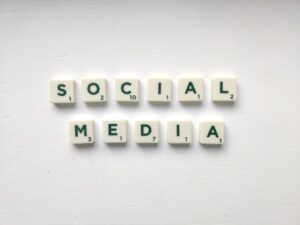 Photo Social Media for Artists