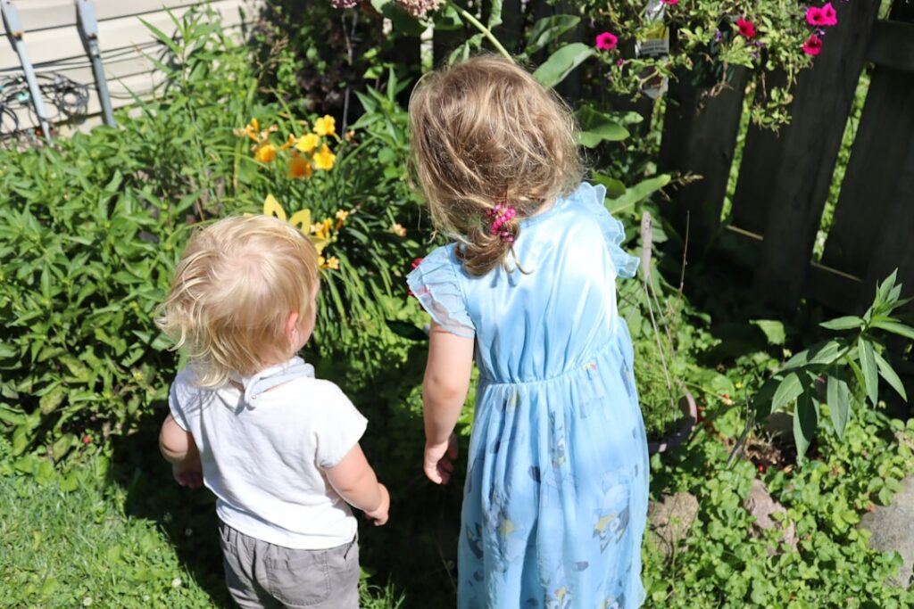 Elementary Explorers: Discovering Nature Through Outdoor Art Scavenger Hunts